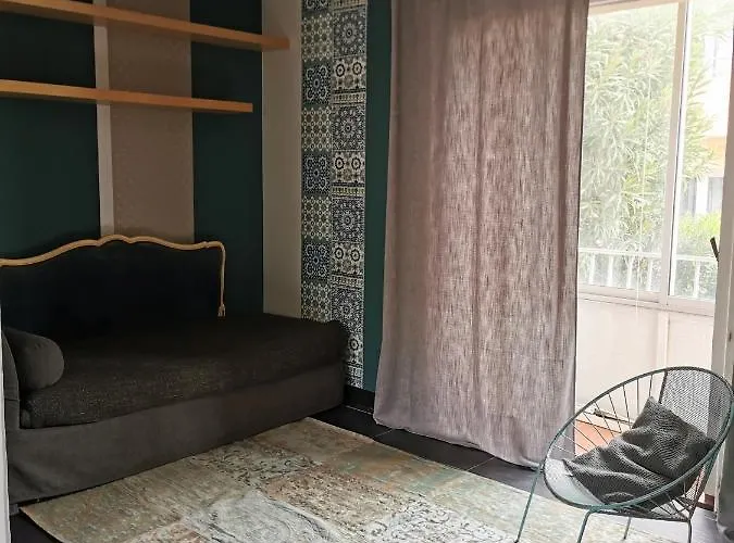 Vue A 20 Metres De La ! شقة *
